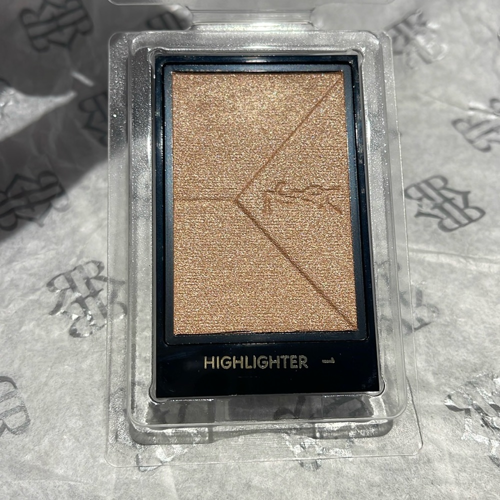 Yves Saint Laurent Highlighter 1